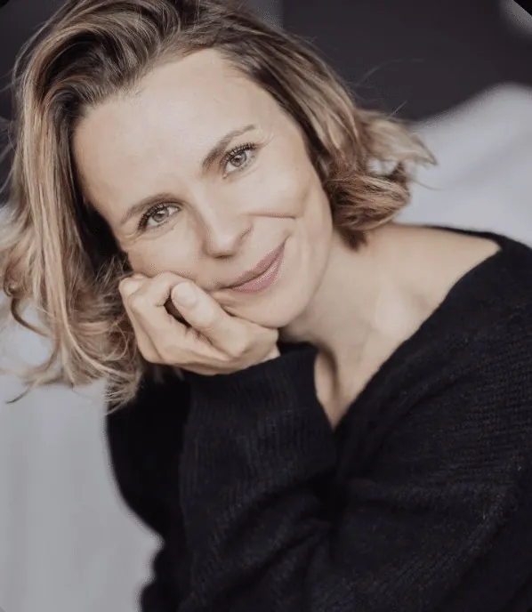 Porträt Julia Holland